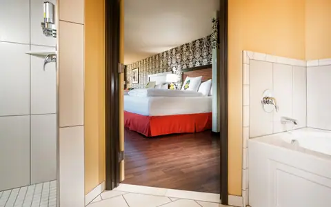 Staypineapple, The Maxwell Hotel, Seattle Center