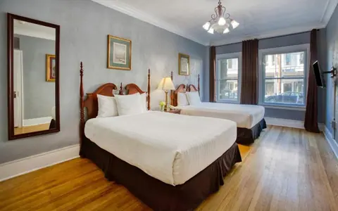 MarQueen Hotel