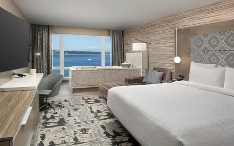 Silver Cloud Hotel Tacoma At Point Ruston Waterfront