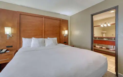 Comfort Suites Appleton Airport