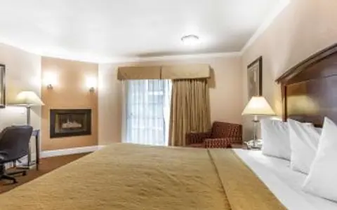 Cambria hotel & suites