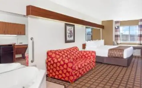 Microtel Inn & Suites by Wyndham Green Bay