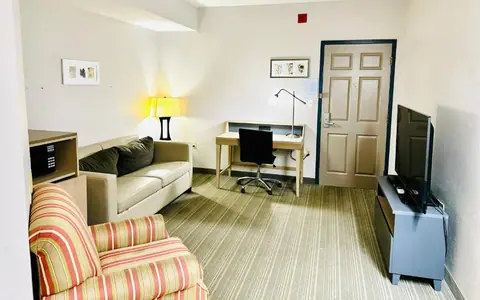 Radiant Inn And Suites
