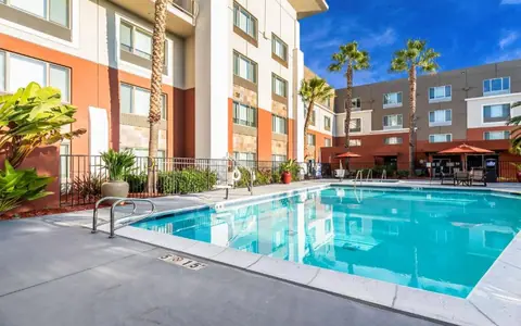 Holiday Inn Express & Suites Fremont - Milpitas Central, an IHG hotel