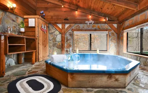 Holiday Lodge