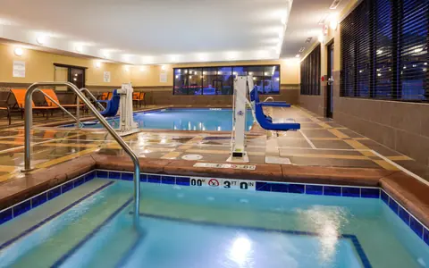 Holiday Inn Express & Suites Davenport, an IHG hotel