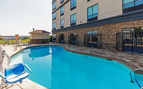 Holiday Inn & Suites Stillwater - University West, an IHG hotel