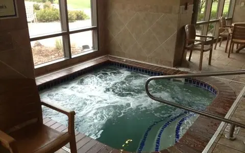 ClubHouse Hotel & Suites