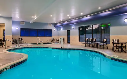Holiday Inn Express & Suites Bridgeport - Clarksburg, an IHG hotel
