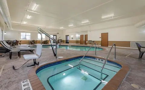 Comfort Suites Bridgeport - Clarksburg