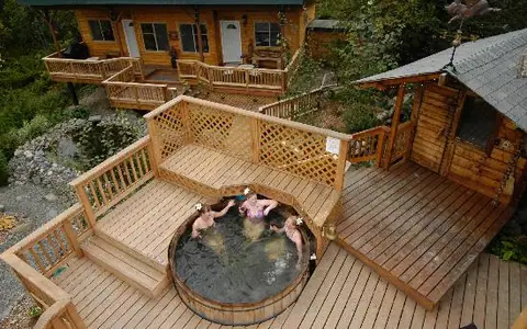 Bear Creek Winery and Lodging