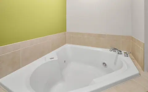 Holiday Inn Express & Suites Wilmington-Newark, an IHG hotel