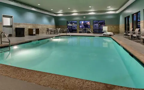 Holiday Inn Express & Suites Cedar Rapids-I-380 @ 33rd Ave, an IHG hotel