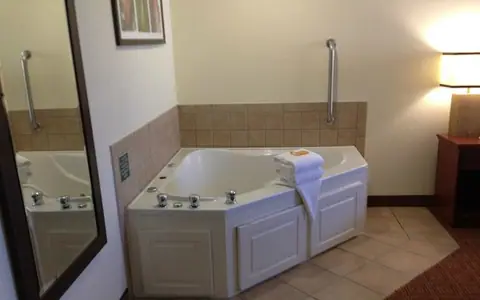 La Quinta Inn & Suites By Wyndham Hammond