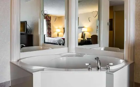 Comfort Suites Canton