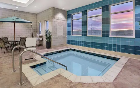 Hawthorn Suites by Wyndham Dickinson