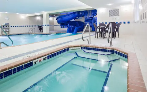 Holiday Inn Express & Suites Dickinson, an IHG hotel