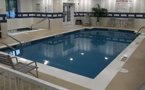 Holiday Inn Express & Suites Warwick-Providence (Airport), an IHG hotel