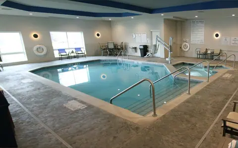 Holiday Inn Express & Suites Eau Claire West I-94, An Ihg Hotel