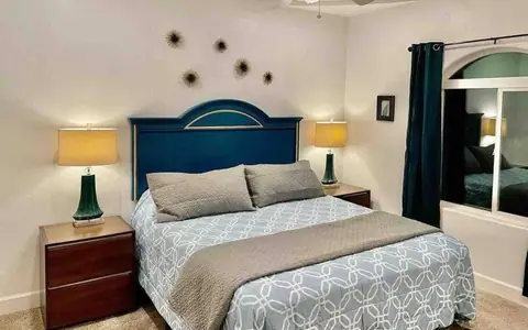 Peacock Suites