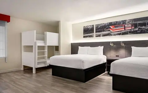 Ramada by Wyndham Anaheim Convention Center