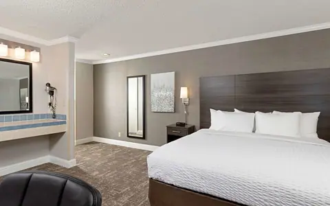 Clarion Inn Silicon Valley