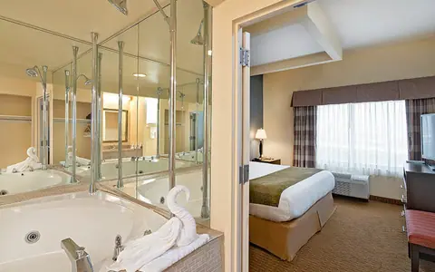Best Western Plus Bayside Hotel