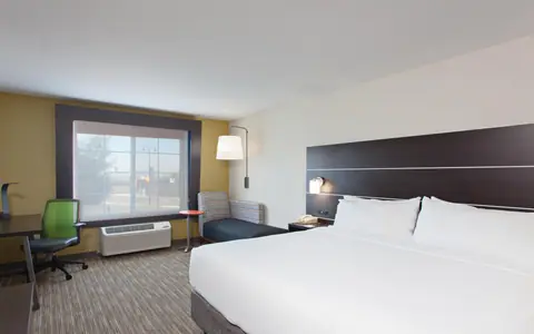 Holiday Inn Express & Suites Oakland-Airport an IHG hotel