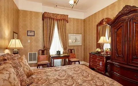 Queen Anne Hotel