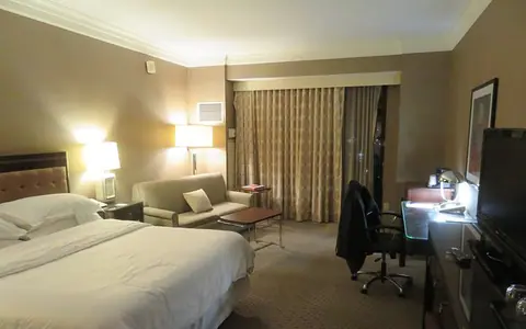 Sheraton Phoenix Crescent