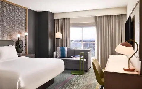 Renaissance Phoenix Glendale Hotel & Spa