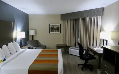 Holiday Inn Express & Suites Phoenix-Tempe, an IHG hotel