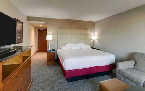 Drury Inn & Suites Phoenix Airport