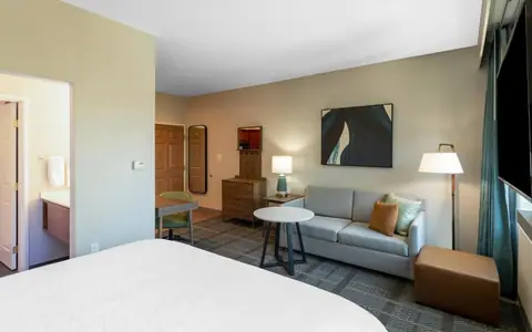 Staybridge Suites Phoenix - Glendale Sports Dist, an IHG hotel