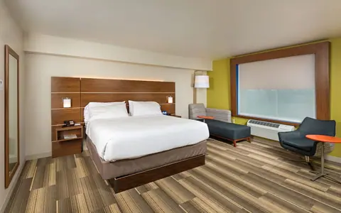 Holiday Inn Express Peoria North - Glendale, an IHG hotel