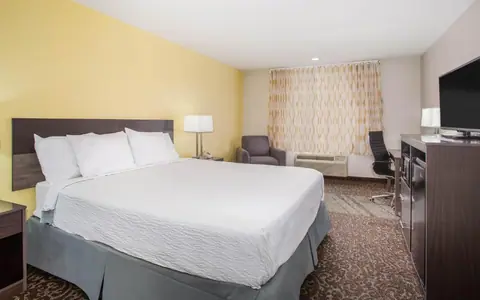 Days Inn by Wyndham Phoenix North