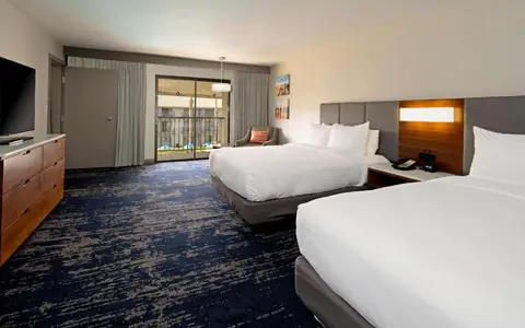 DoubleTree by Hilton Hotel Bakersfield