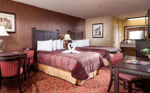 Castle Inn & Suites