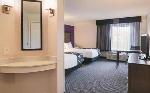 La Quinta Inn & Suites by Wyndham Denver Airport Dia
