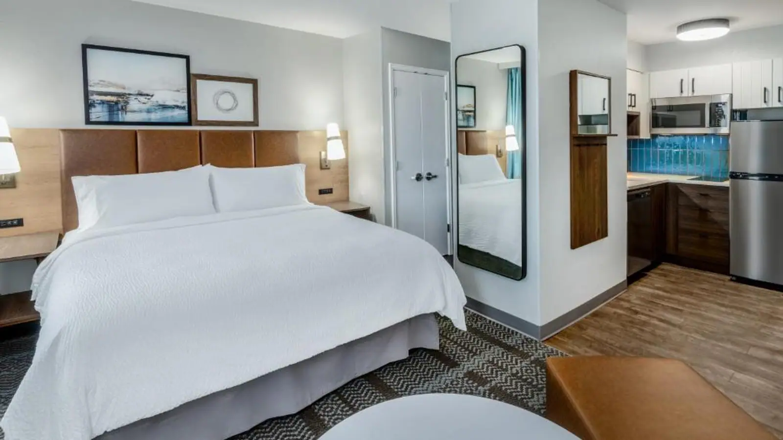 Hotels in Glendale, Colorado