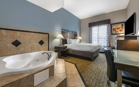 Best Western Plus Gateway Inn & Suites