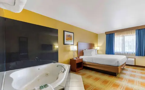 Best Western Kiva Inn