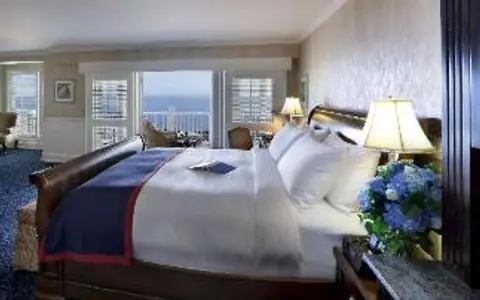 Madison Beach Hotel, Curio Collection By Hilton