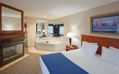 Manchester Inn & Suites