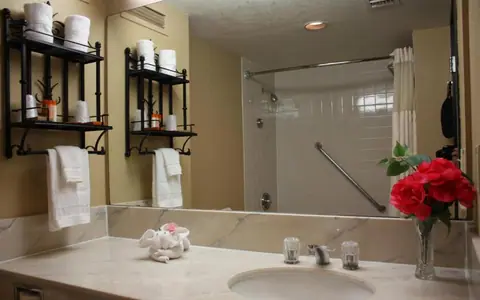 Ramada by Wyndham Viscount Suites Tucson East