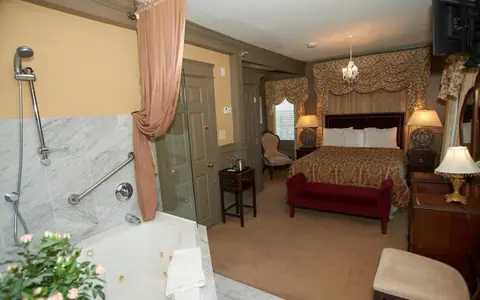 Bellevue Manor