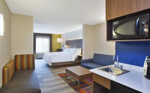 Holiday Inn Express & Suites Auburn, an IHG hotel