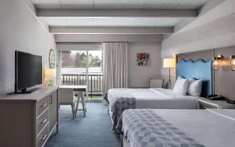 Howard Johnson by Wyndham Middletown Newport Area