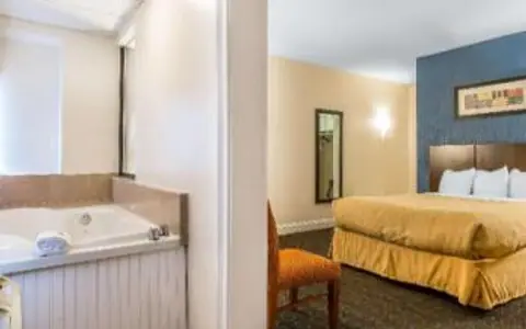 Quality Inn & Suites Middletown Newport