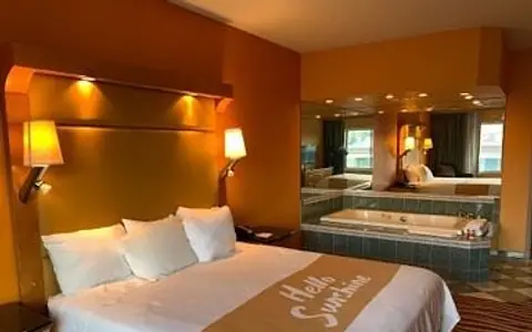 Days Inn & Suites by Wyndham Albany NY